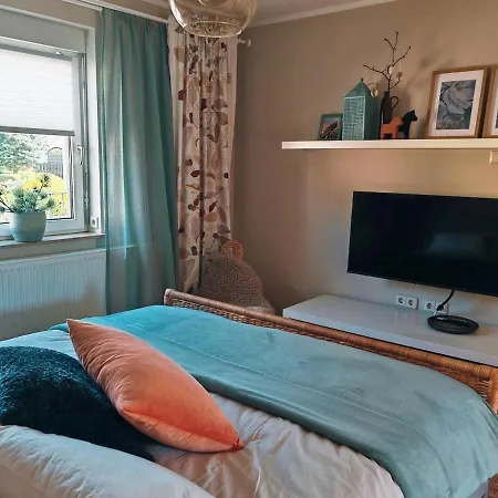Appartement Haus An Der Wiese Privat Mit Garten Und Parkplatz Floha