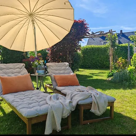Appartement Haus An Der Wiese Privat Mit Garten Und Parkplatz Floha
