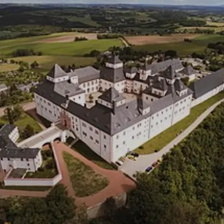Haus An Der Wiese Privat Mit Garten Und Parkplatz Appartement *